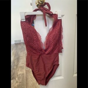 NWT Women’s one piece bathing suit swimwear— Size Medium